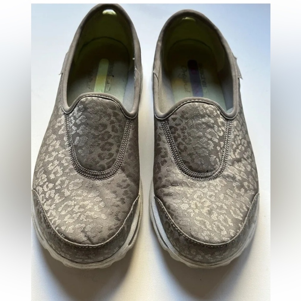 Skechers GO walk Original Women Slip-On Comfort Shoes Animal Print Gray size 7.5
